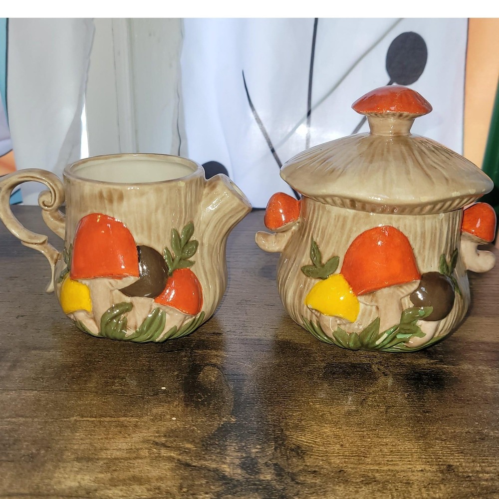 Arnels Sugar and Creamer Set